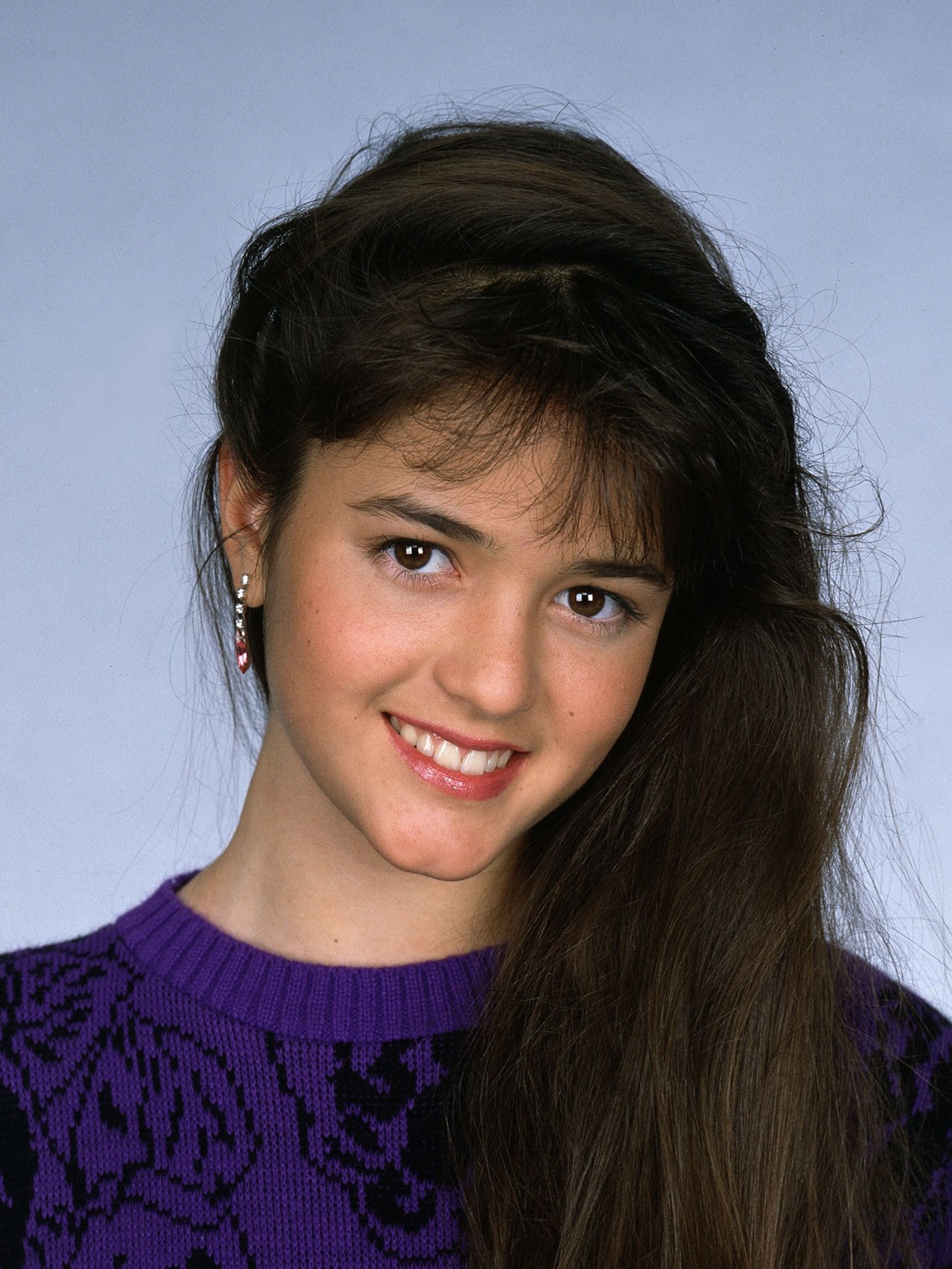 Danica-McKellar-Wonder-Years-Glamour-18Jan16-Getty_b.jpg