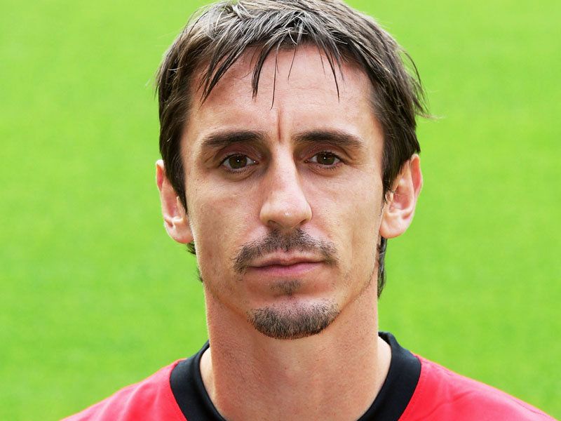 Gary-Neville-Manchester-United_2356999.jpg