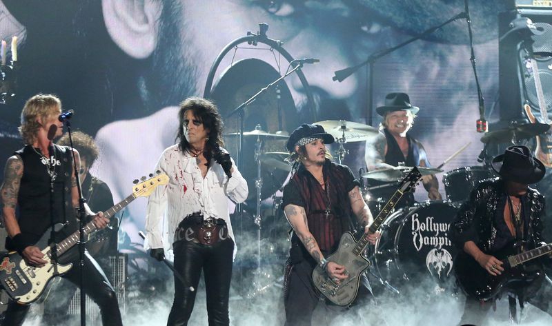 hollywood-vampires-duff-mckagan-alice-cooper-johnny-depp-joe-perry-c55fe2efb64a8185.jpg