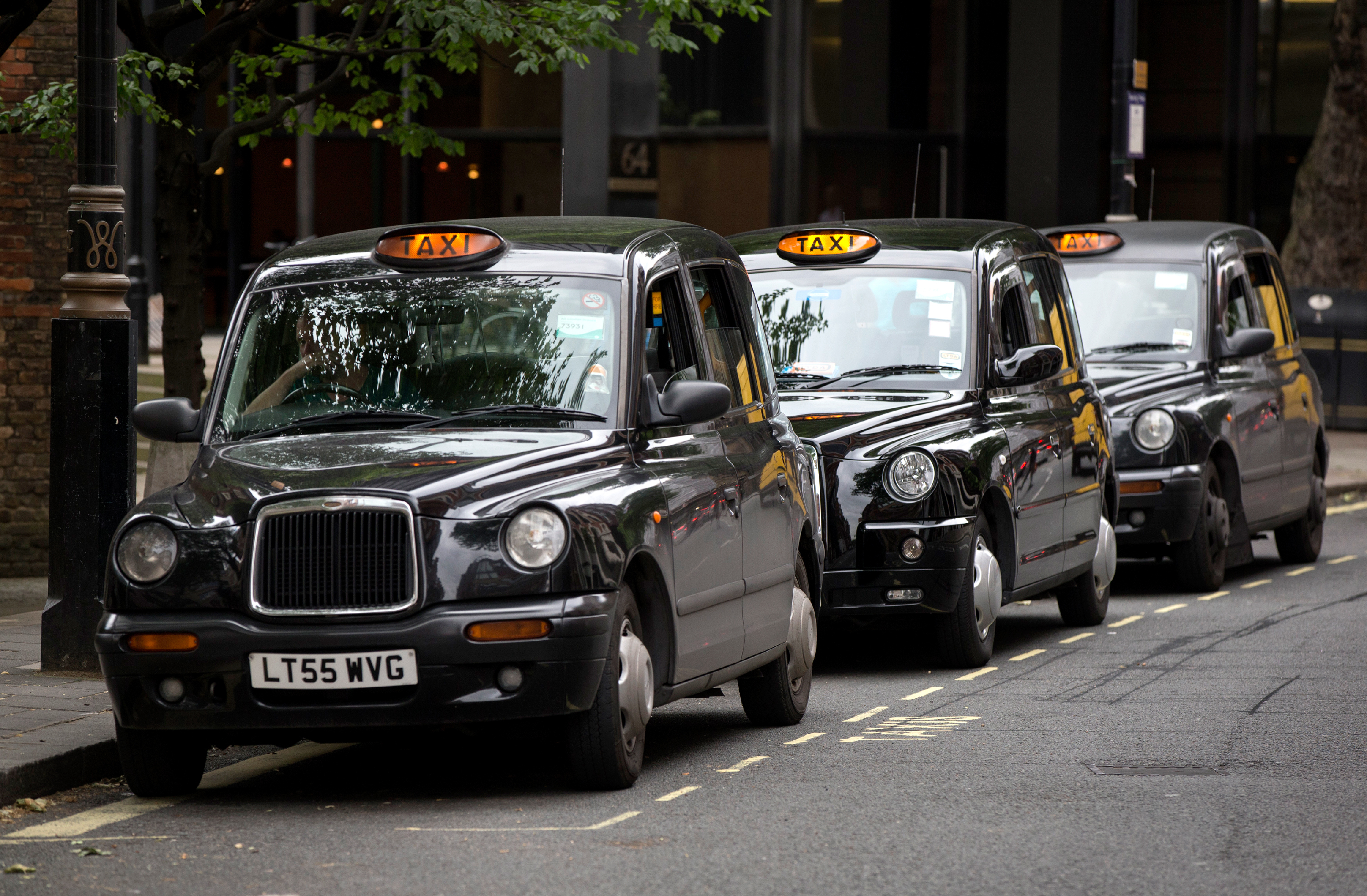 london-taxi-getty_custom-81217379f05f69e0a5de70eff24346500f48048d.jpg