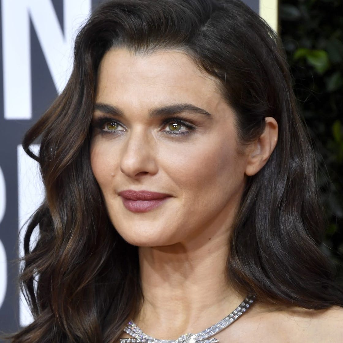 rachel-weisz-crop-1597818905-1120x1120.jpg