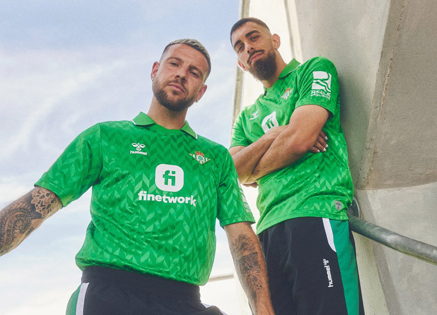 real_betis_2023_24_hummel_away_kit.jpg