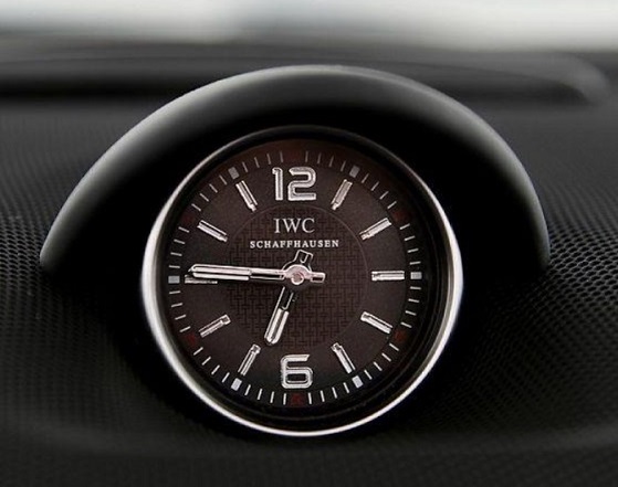 sl63 clock.jpg