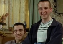 FeaturedStarAndyWhyment34RoyleFamily8Xmas2000.jpg