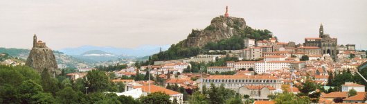 Le_Puy_en_Velay_Panorama.jpg