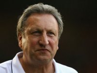 Neil-Warnock-Crystal-Palace-Championship-Play_870019.jpg