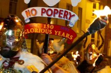 Lewes-bonfire-night-effigy.jpg