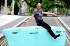 Graeme-Obree-shows-off-his-latest-bike-which-he-has-dubbed-The-Beastie-1998557.jpg