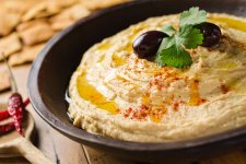 Easy-Homemade-hummus-recipe-800x535.jpg