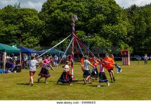 traditional-maypole-dancing-nutley-village-fete-nutley-sussex-uk-ewwee5.jpg