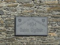 220px-Owain_Glyndwr_Wall_Plaque_-_geograph.org.uk_-_379349.jpg