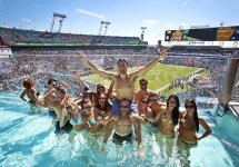 os-jacksonville-jaguars-pool-party-20141020.jpg