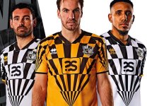 port_vale_2020_2021_home_kit.jpg