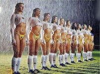 Soccer_wet_cheerleaders_b854132.jpg