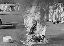 Self-immolation_of_Thich_Quang_Duc-award.jpg