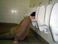 drunk_man_in_urinal_I_gave_up_drinking_when_I_woke_up_collection-s470x353-52597-580.jpg