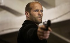 Jason-statham-gun-1920x1200.jpg