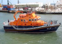 Lifeboat.17-31.underway.arp.jpg