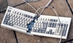 Broken-keyboard-pavement-008.jpg