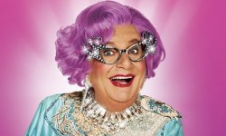 Dame-Edna-Everage-Tour-008.jpg