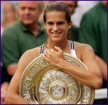 b_12_mauresmo_119_reuters_k_lamarque.jpg